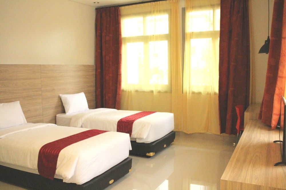 Cherry Homes Express Hotel Bandung Buitenkant foto
